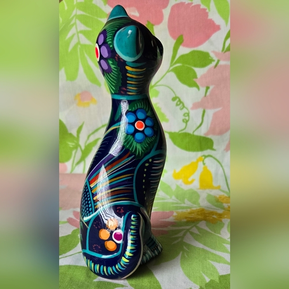 Talavera Style Cat Figurine - Picture 4 of 7